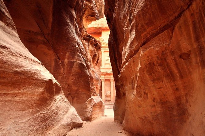 2 Day 1 Night Wadi Rum (Overnight) & Petra Shore Excursion - The optional 700-meter horse ride in Petra
