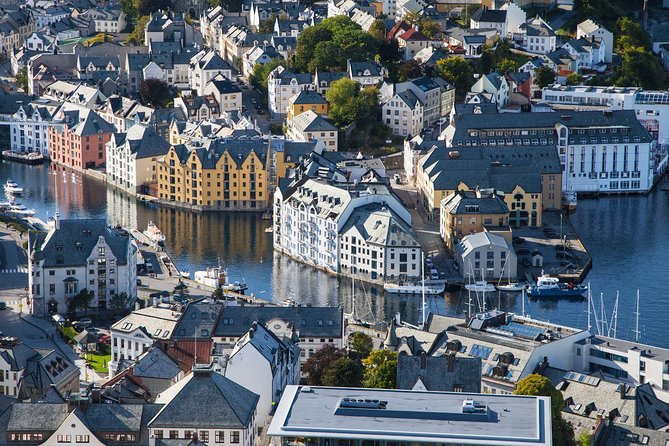 Alesund Shore Excursion: The Ultimate Sightseeing Tour - Who should book this Ålesund shore tour, and who should think twice