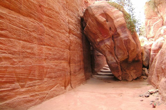 Aqaba Shore Excursion: Private Petra Sightseeing Tour with Lunch - Aqaba to Petra by car: the Wadi Rum drive is part of the day