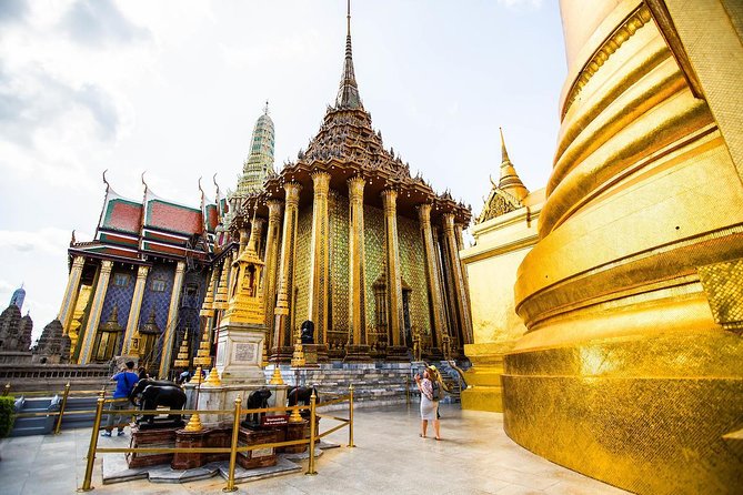 Bangkok Shore Excursion: Private Grand Palace and Buddhist Temples Tour - Wat Phra Kaew and the Emerald Buddha: the most sacred stop