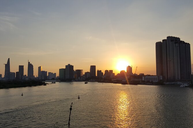 BEST of SHORE EXCURSION 2 Days: Saigon and Mekong Delta Tour - A smooth 2-day combo: Mekong Delta coconuts and classic Saigon