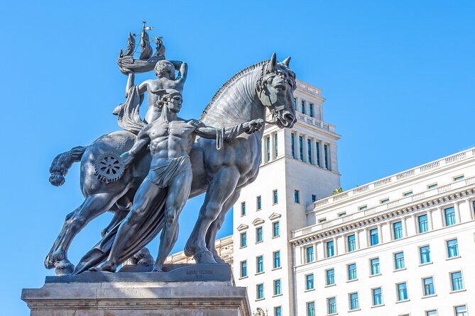 Cruise-Friendly Barcelona Shore Excursion from Cruise Port - Arc de Triomf to Passeig de Gràcia: architecture you can read fast