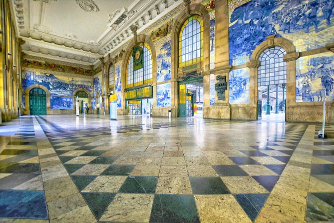 Cruise Shore Excursion - Private Tuk Tuk Tour to the Historic Center - Churches you associate with Porto: São Francisco and the golden interior effect