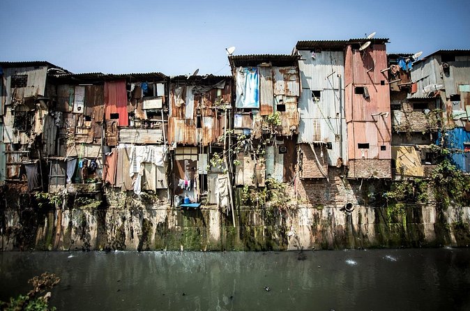 Dharavi Slum Tour with Home Visit Group Cruise Excursion - The guides: why your experience depends on who you have