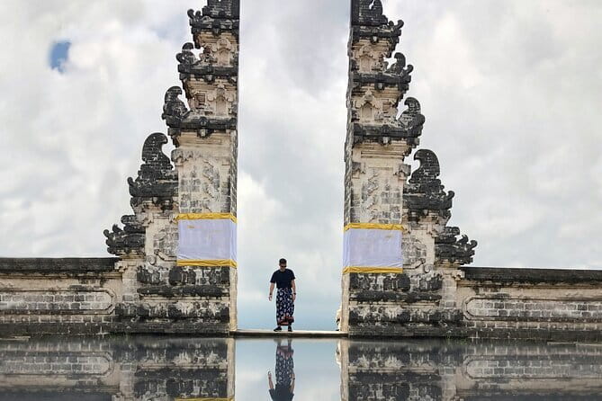Discover Bali : Shore Excursion from Benoa Port with Free Wi-Fi - Stop 1: Tegenungan Waterfall in Bali’s Jungle Setting