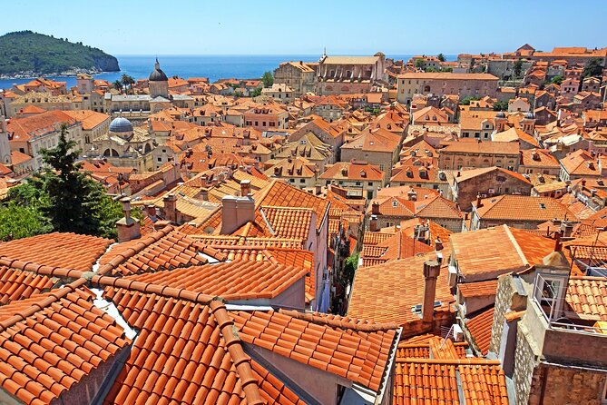 Dubrovnik Shore Excursion: Explore Dubrovnik by Cable Car (ticket included) - Guides in this route: local voices that make the city click