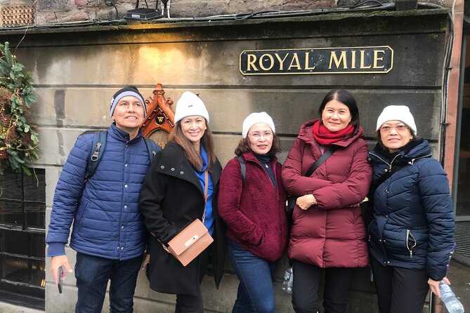 Edinburgh Shore Excursion with a Local Guide: 100% Personalized & Private - Castle-area highlights and the Scott Monument style of first impressions