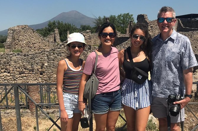 Exclusive Shore Excursion from Naples Cruise Terminal to Pompeii & Amalfi Coast - Sorrento and Positano in 15-minute hits: good photos, real atmosphere