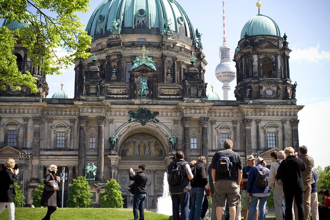 Explore Berlin Shore Excursion: Top Attractions Private Tour from Warnemuende - Soviet Memorial Tiergarten: A Quiet Stop With Real Weight