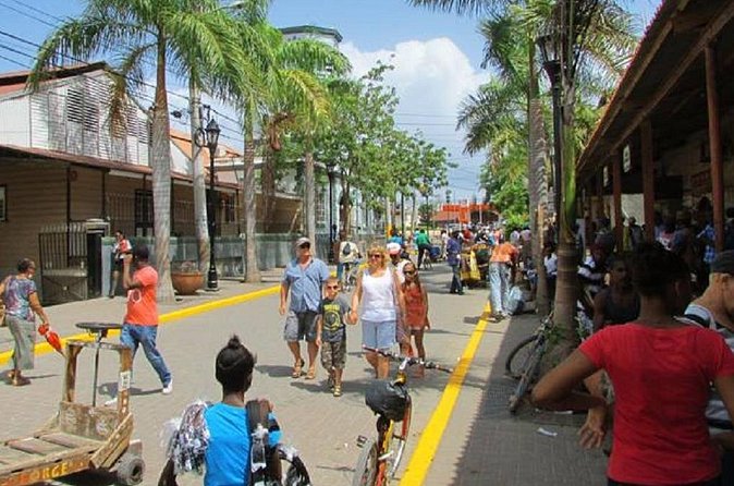 Falmouth Shore Excursion: Historic Sightseeing Tour and Doctor's Cave Beach - Who this tour suits best