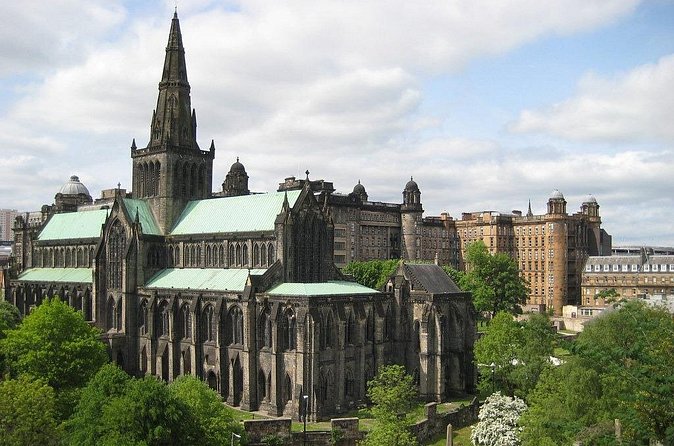 Glasgow City Shore Excursion from Greenock - The guide effect: conversation makes the landmarks stick