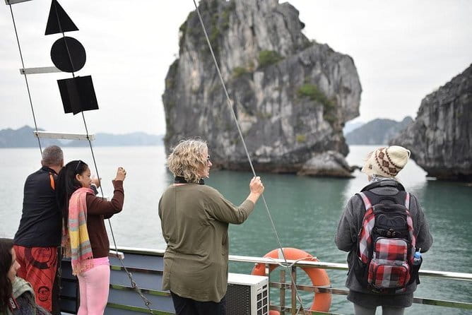 Halong Bay Shore Excursion 6 Hour Private Cruise from Cruise Port - Cruising the bay highlights: emerald waters and limestone islands