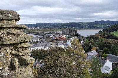 HOLYHEAD SHORE EXCURSION: North Wales Adventure - Sightseeing Day Trip Tour - Who’s the guide and why the narration matters?