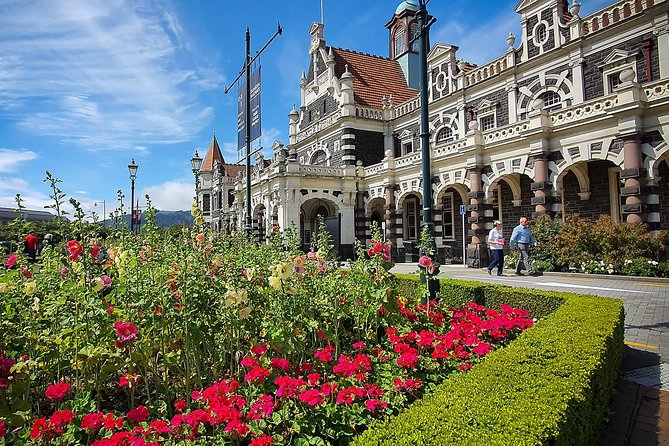Iconic Shore Excursion: Dunedin City Highlights Tour - Your guide makes the difference: local stories on the move