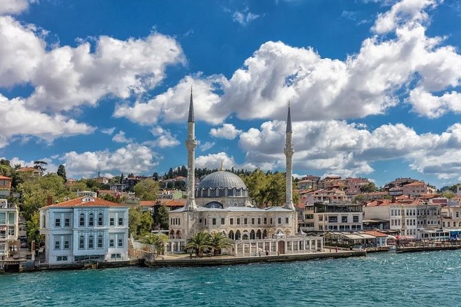Istanbul Shore Excursion: Small-Group Bosphorus Cruise and Istanbul Egyptian Bazaar - Worry-free shore timing: why it matters more than you think