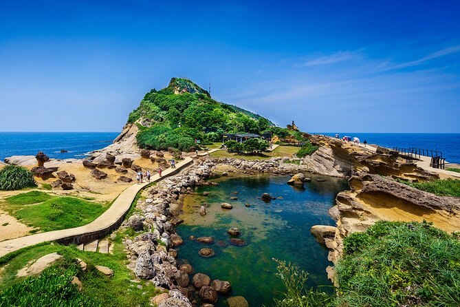 Keelung Shore Excursion: Private 6H Natural Wonder & Seafood Tour - Price and value: what $189 buys you in real terms