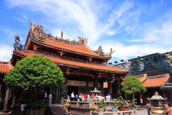 Keelung Shore Excursion: Xiangshan Hiking & Classic Taipei Culture Private Tour - Lunch Plans and Muslim-Friendly Support: How This Tour Handles Food and Faith Needs
