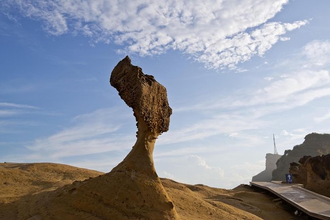 Keelung Shore Excursion: Yehliu Geopark, Jiufen, Houton Cat Village Private Tour - Key highlights you shouldn’t miss
