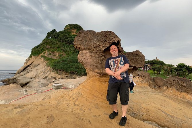 Keelung Shore Excursion: Yehliu Geopark, Jiufen, Houton Cat Village Private Tour - Price and value: what $179 buys you (and what it doesn’t)