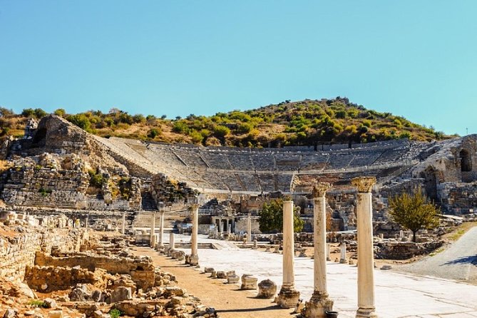 Kusadasi Shore Excursion: Ephesus Sightseeing Tour with Lunch - Guides, Small Groups, and Pacing on a Full Day