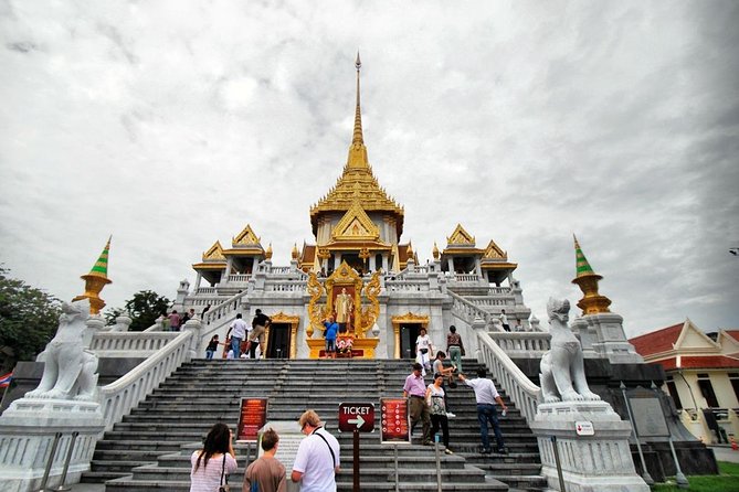Laem Chabang Shore Excursion : Shopping, Massage & Food Tasting - Wat Traimit (Golden Buddha): The Moment That Feels Like a Story