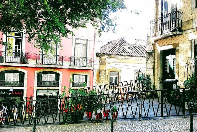 Lisbon Shore Excursion Private Small Group - Alfama on foot: color, viewpoints, and the cathedral-area photo stop