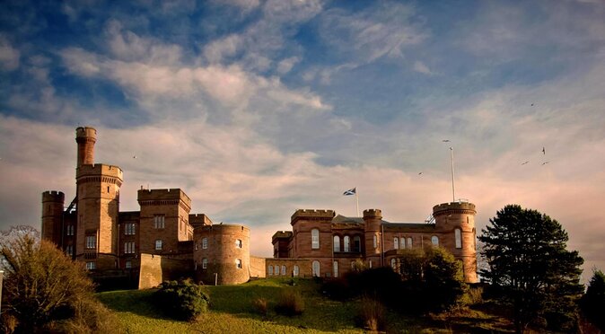 Loch Ness , Outlander , Inverness Castle , Clava and Culloden - Key highlights at a glance