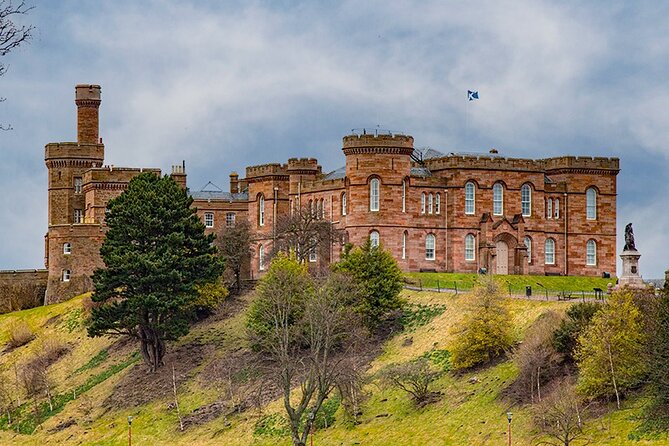 Loch Ness , Outlander , Inverness Castle , Clava and Culloden - Who this tour suits best
