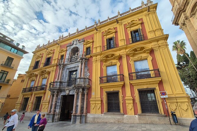 Malaga Highlights Shore Excursion with Tapas and Drinks - Plaza de la Constitución: the historic-center centerpiece