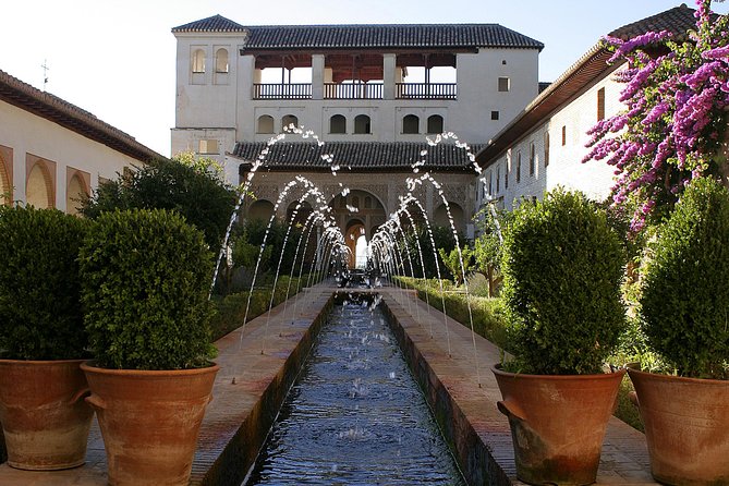 Malaga Shore Excursion:Skip-the-Line Alhambra, Generalife Gardens - Group size, English narration, and the audio setup