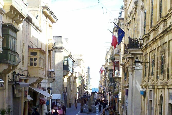 Malta Shore Excursion: Private Tour of Historic Palaces and Noble Homes - Upper Barrakka Gardens: Get Your Bearings Over Grand Harbour