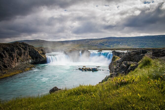 Myvatn Nature Baths & Goðafoss Waterfall Akureyri Shore Excursion - Lunch Timing and the Sandwich Rules That Can Affect Your Mood