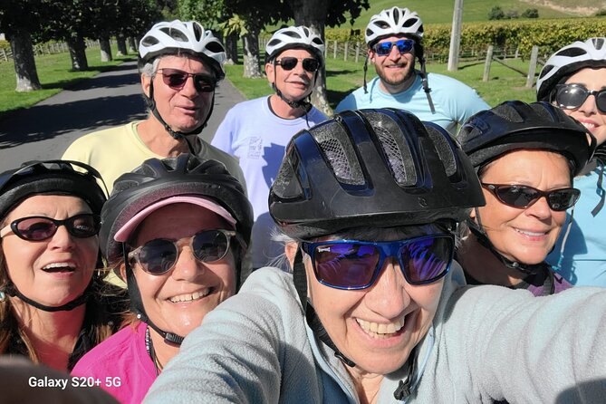 Napier: Cycle to Wineries - Half Day, self-guided - Getting started on Marine Parade in Napier