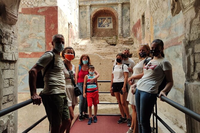 Naples Shore Excursion: Pompeii and Sorrento Day Trip - Pizza Lunch in Pompeii: Food You Can Actually Appreciate