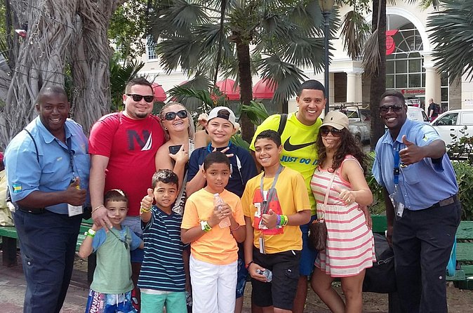 Nassau Shore Excursion: Cultural Heritage Sightseeing Tour - Cave of New Providence and Junkanoo Beach: the finale with a choice