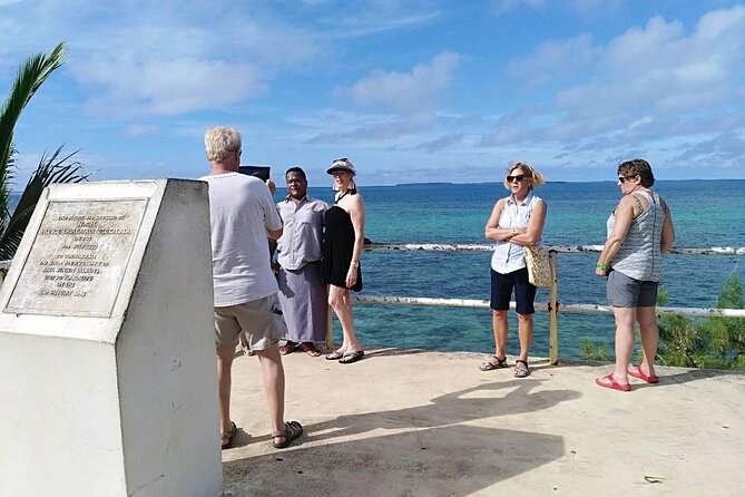 Nuku'alofa Shore Excursion: West Coast Scenic Tour - Passing Maui’s Throwing Rock and the Coastal Story Drive