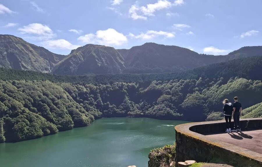Ponta Delgada: Shore Excursion - The Blue & Green Lake - Vista do Rei: the crater-top viewpoint that sets expectations