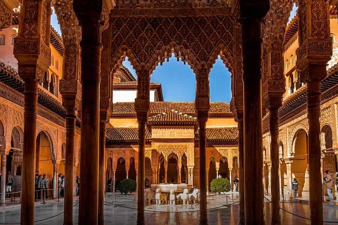 Private shore excursion to the Alhambra Palace from Almeria - Nasrid Palaces: what the 3-hour focus covers