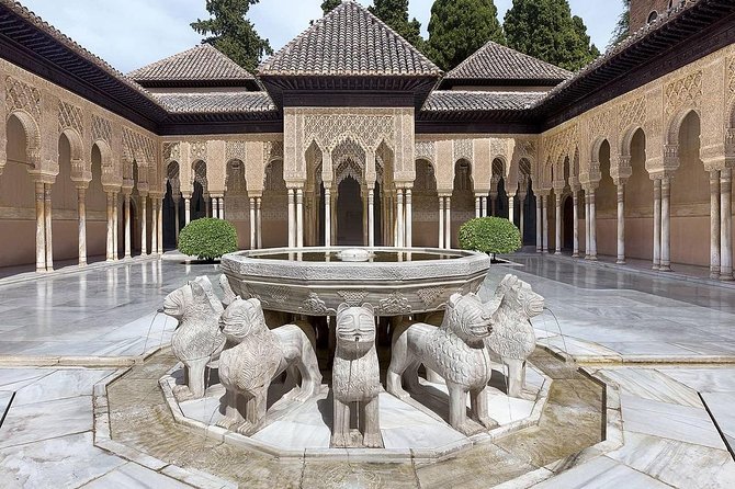 Private shore excursion to the Alhambra Palace from Almeria - Granada free time: lunch is on you, but the choice is yours