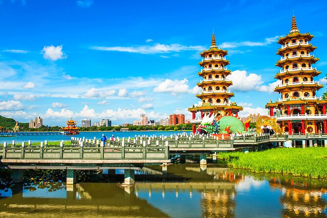 Private Tour Shore Excursion in Kaohsiung City - Practical tips: cash, luggage limits, and weather changes