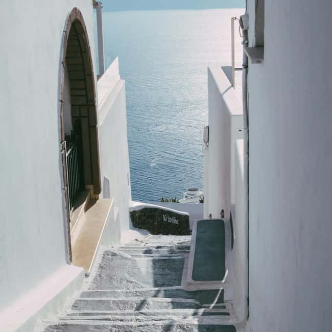 Santorini: Private Shore Excursion for Cruise Passengers - Comfort and guidance: what you get from a private driver-guide
