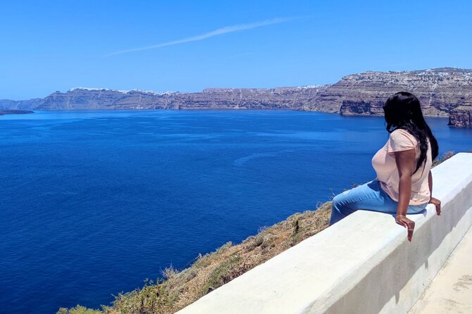 Santorini Shore Excursion: Private Sightseeing Tour - Oia’s marble streets and shops: 1 hour that matters