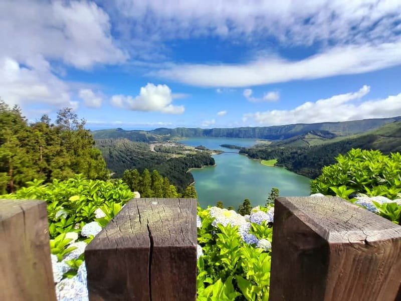 Sete Cidades: 4 Hours Shore Excursion Volcano Crater Tour - Santo António Pineapple Plantation: taste what the island grows