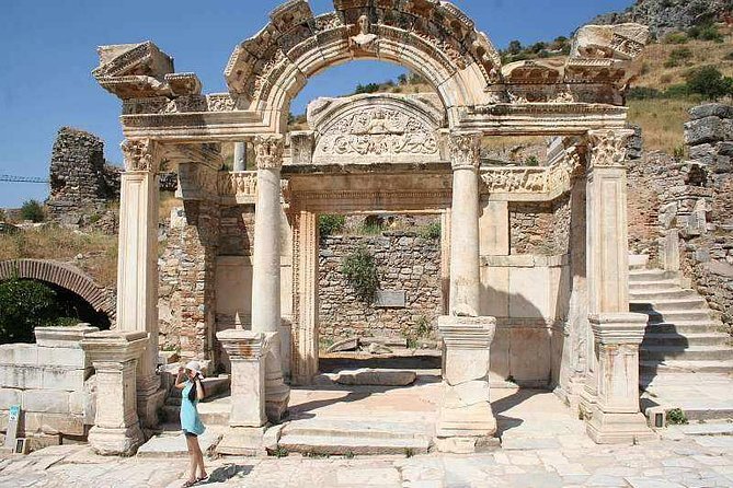 Shore Excursion 1 or 2 Day Private Tour from Kusadasi Port for Ephesus-Pergamon - Pergamon Parchment and Live Commentary That Keeps It Clear