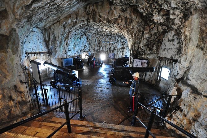 SHORE EXCURSION 3.30hrs Half Day Tour - Skywalk: modern viewing tech on a very old Rock