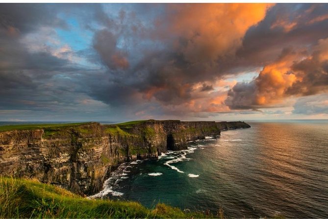 Shore Excursion Cliffs of Moher explorer tour, Wild Atlantic Way from Galway - Guides and Group Vibe: When the Host Makes the Day