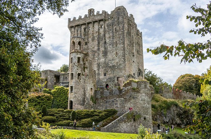 Shore Excursion from Cobh (Cork) to Blarney Castle and Kinsale - Blarney Woollen Mills: Shopping for Irish Wool Without Rushing
