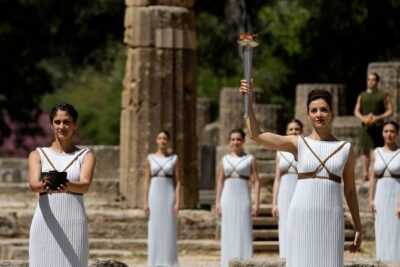 Shore Excursion from Katakolo -Virtual Reality Of Ancient Olympia - Entering Ancient Olympia With A VR 360/3D App On Your Phone