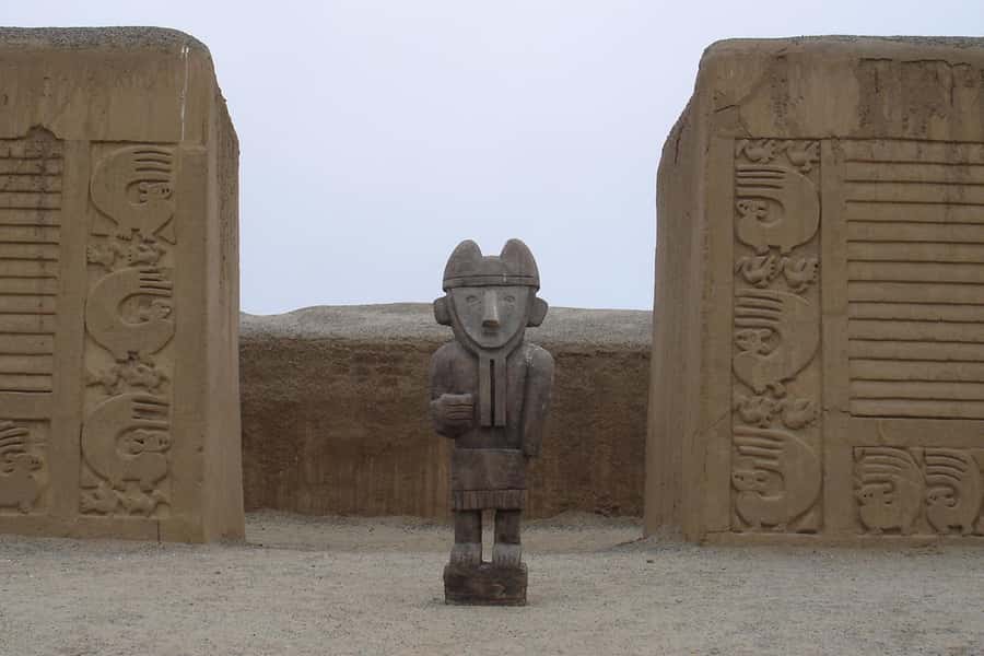 Shore Excursion from Salaverry port - Huaca Arcos Iris (Rainbow Temple / El Dragon): carved panels, niches, and myth