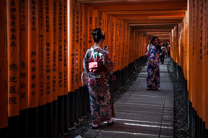 Shore excursion: Full Day Private Kyoto Tour From Osaka/Kobe Port - Fushimi Inari-taisha at 16:00: torii gates, stairs, and good timing